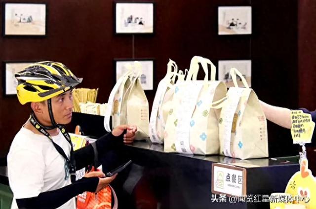 外卖“神券”狂欢背后：谁在为平台的价格战买单？
