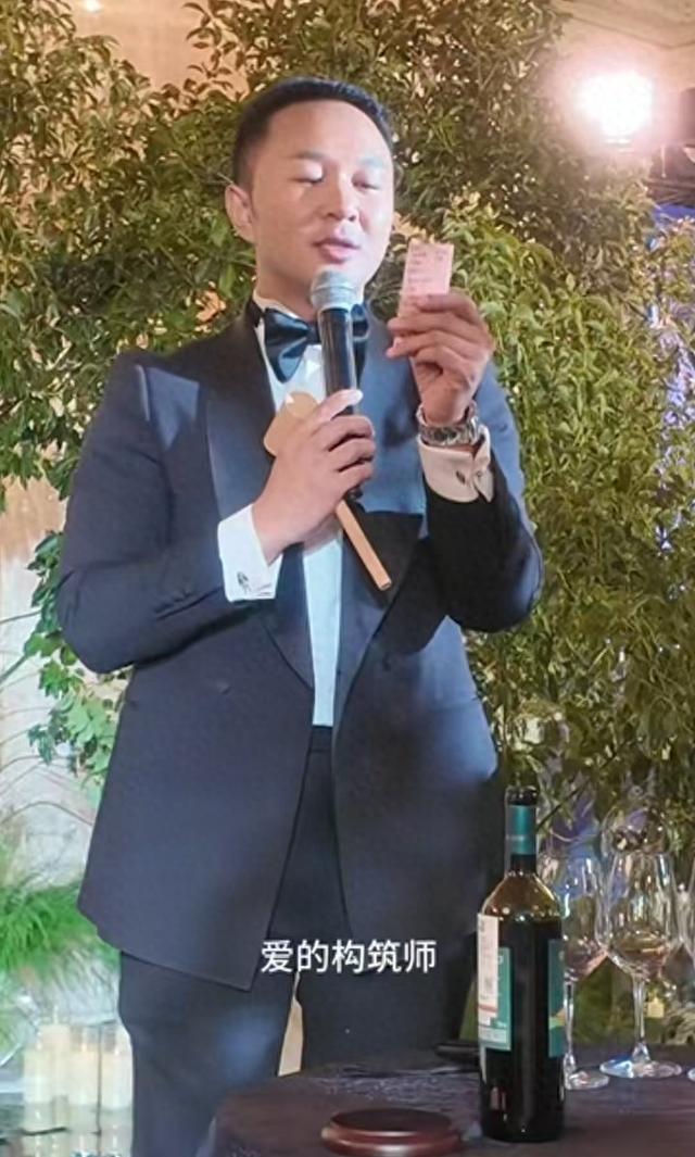 大屁股游戏新版本儿（婚礼游戏玩出新高度″别让创意变成惊吓″）