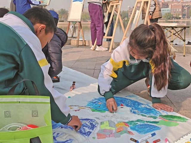 红嘴鸥如约而至 让湖城秋景更美双向奔赴 全城护鸟