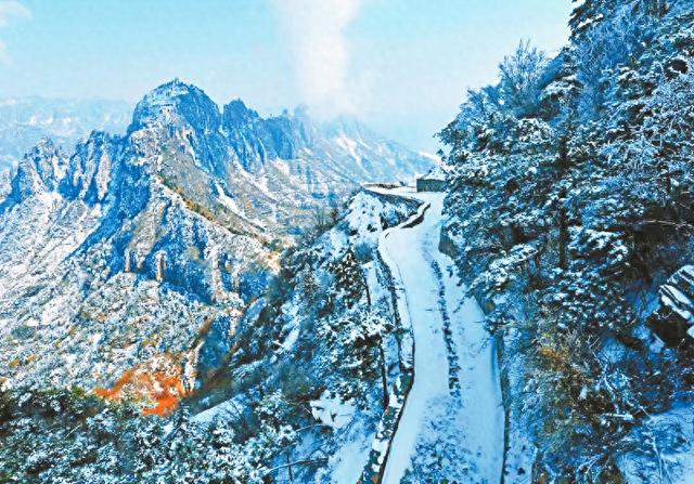 瑞雪丹崖壮太行