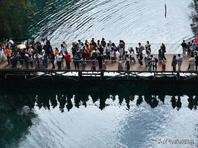 700万人次的奔赴，九寨沟以生态笔墨绘就最美山水答卷