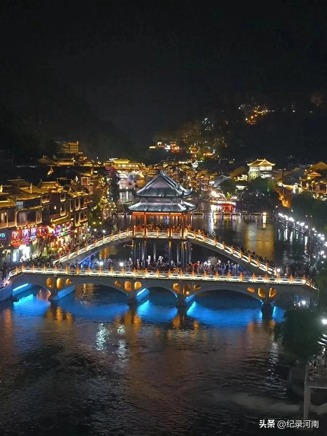 欢迎欢迎，热烈欢迎清明上河园开始运营商丘古城，商丘人兴高采烈