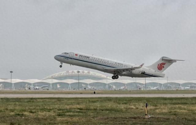 元旦入境游机票预订同比增三成 十大最爱景区北京占两席｜LIN眼相看