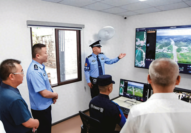 景中有“警” 守护平安——息烽集中营革命历史纪念馆警务站护航当“夏”旅游季