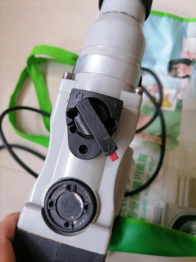 冲击钻的使用方法（冲击钻用法）