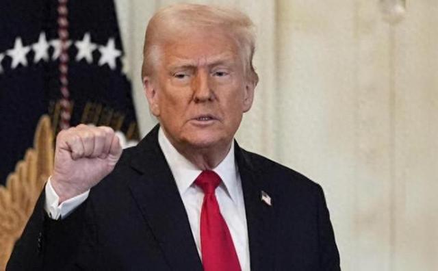 不到48小时，美国迎来6条坏消息，特朗普或将下台