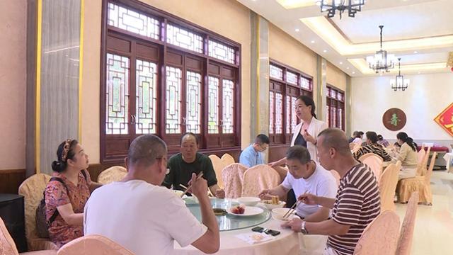 【避暑纳凉贵州行】凉爽气候+贴心服务 普定讲义村民宿“圈粉”省外游客