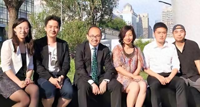 美国扶持的4大中国富豪起作用了，在国内疯狂捞钱，转身捐给美国