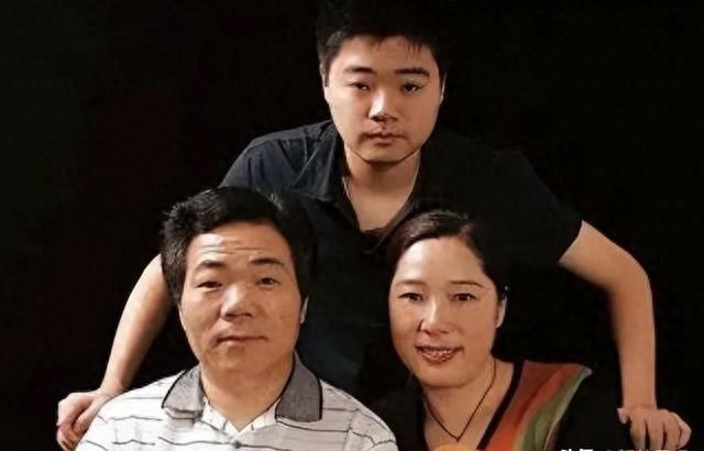 “台球天才”丁俊晖：母亲55岁因癌离世，他娶大6岁富家女为妻