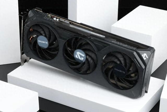 支持DLSS 4的“真甜”卡新成员——技嘉GeForce RTX 5050 GAMING OC魔鹰8GB