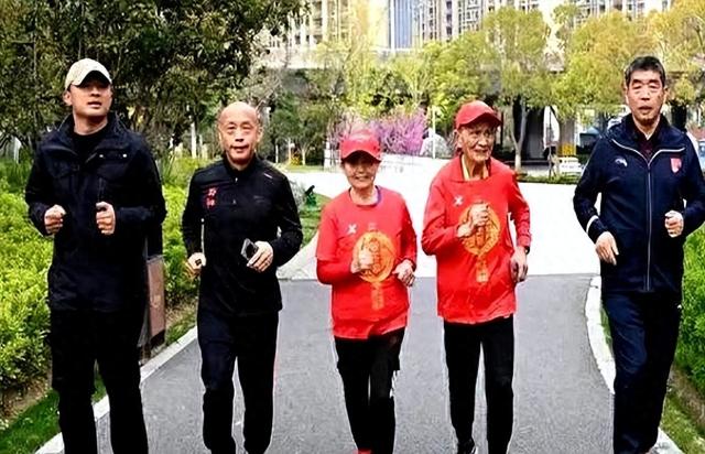 50岁后跑步，还想跑得久、跑得远？秘诀恰恰在于“学会慢下来”！