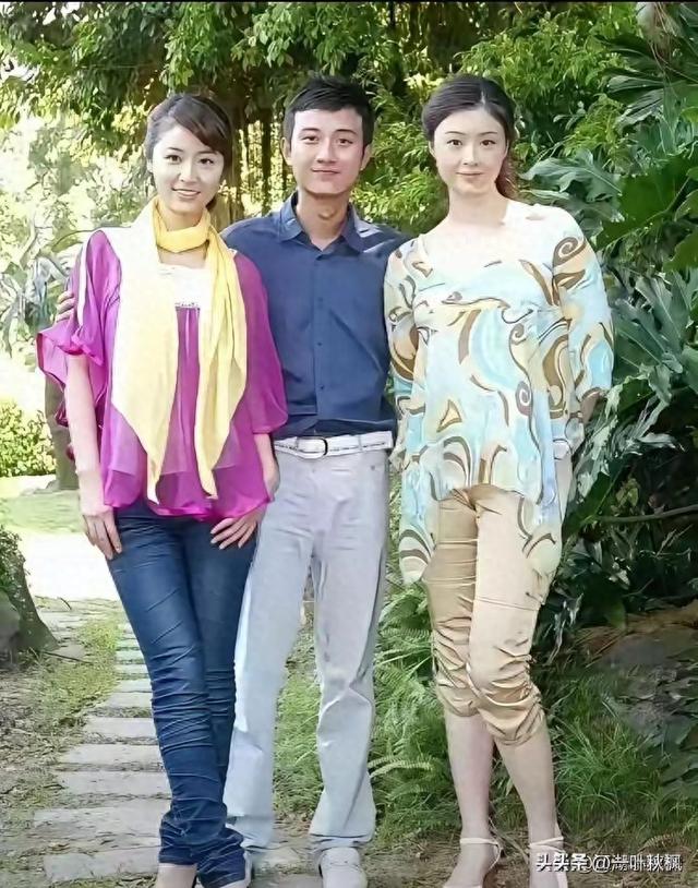 这样一看	，林心如真的不怎么漂亮，还没有旁边那个女的漂亮呢？