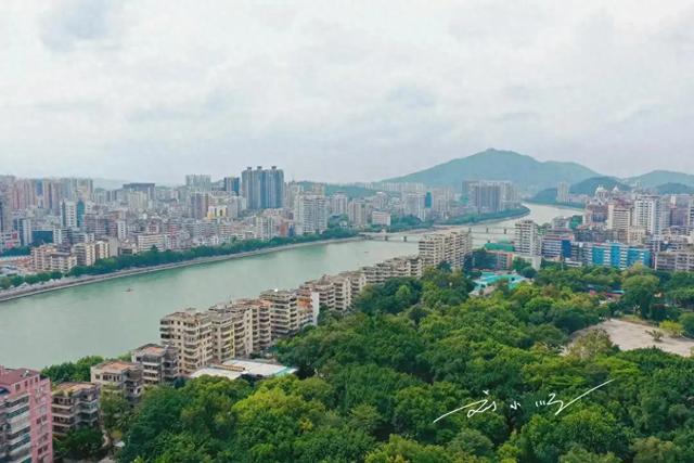 广东这座城市“太特别”：只有市区讲粤语，周边区县却说客家话？