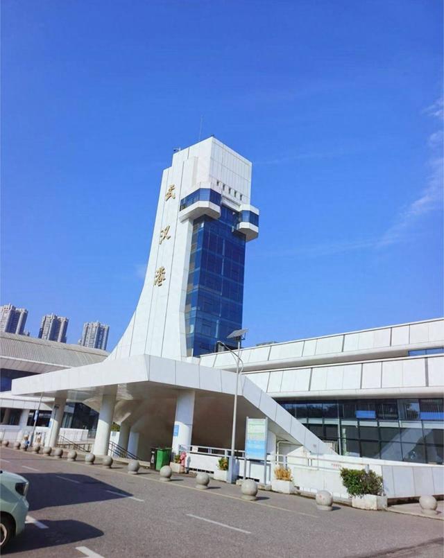 晨别江轮，忆满三峡