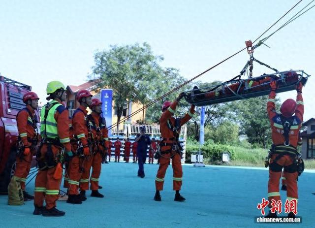 陕西：“以赛促练”助推山地救援体系建设