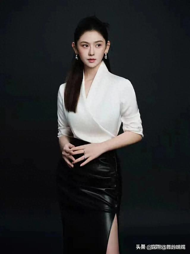 江苏徐州大学一校花,眉清目秀,温婉如玉,美到犯规,太迷人了