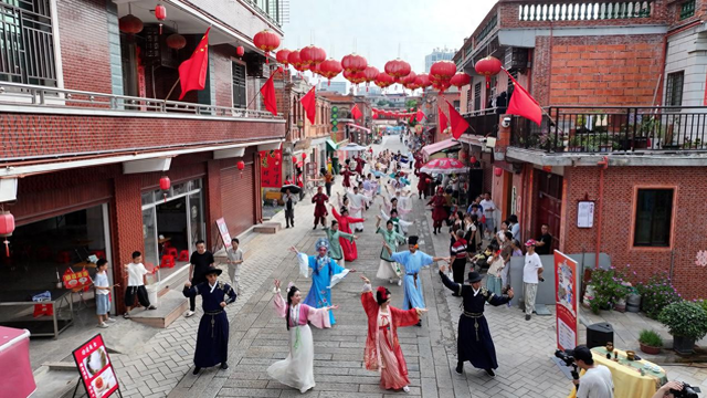 古街巡游+互动演绎：不止看景点，沉浸式文化对话