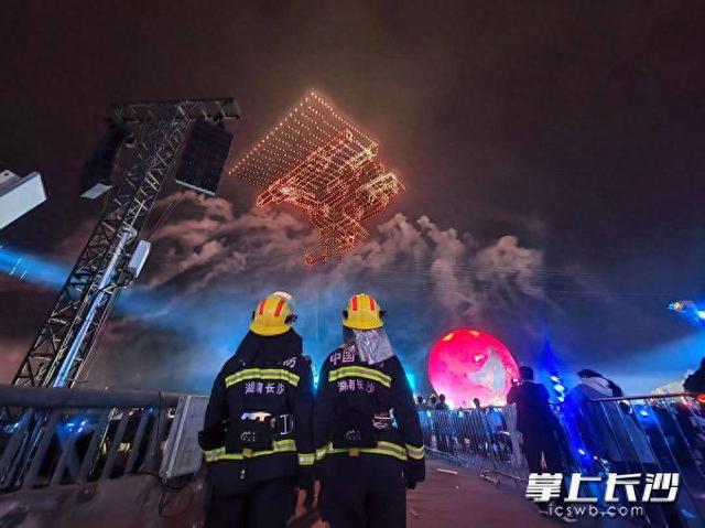 浏阳烟花刷屏，“火焰蓝”默默守护