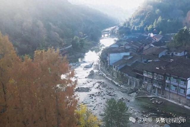 在青木川，于三省交界处，时光停驻时