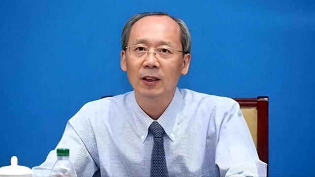 教育部扔下重磅炸弹：2026年开始，全国一律不准再买校外商业试卷