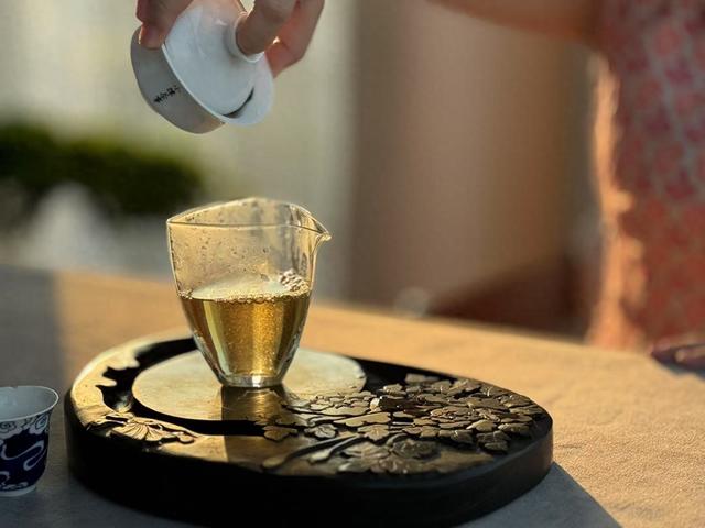 茶叶的品种有哪些（六大茶类的茶叶是怎么分类的什么季节该喝什么茶你都知道吗）