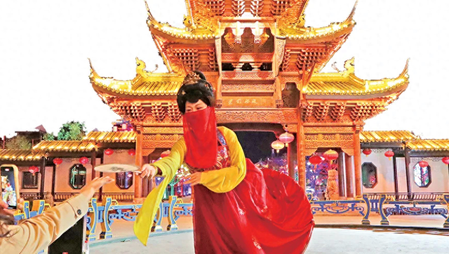“天女散花”火了！景区NPC的“作业”怎么抄？