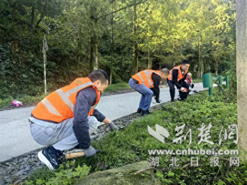 湖北牛头山国家森林公园管理局整治环境迎国庆