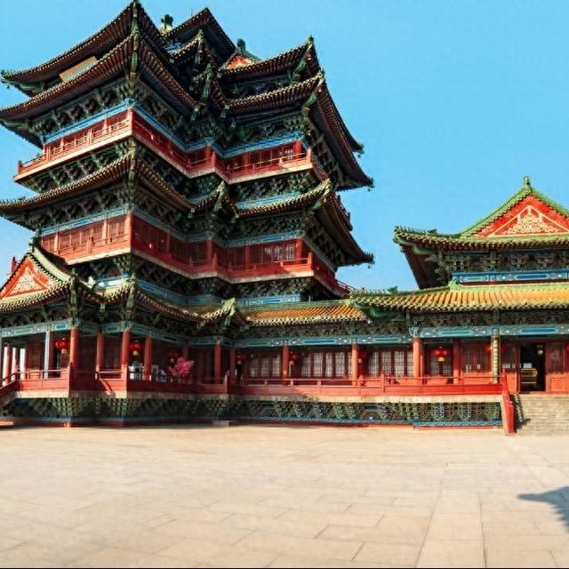 我是上海人，游南京阅江楼登顶层，望长江大桥货船超开阔