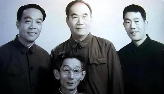 1989年，侯宝林为何对杨少华说：你一说相声的住唱戏的家里像话吗