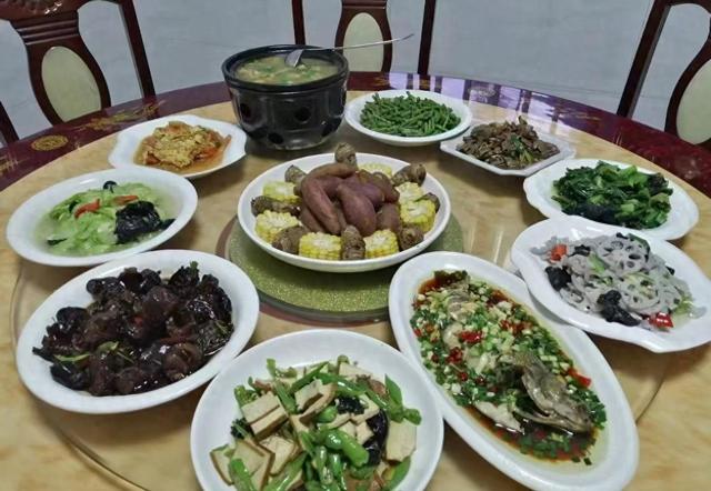 厌倦钢筋水泥包围，皖西深山小院，三天两夜不到200元