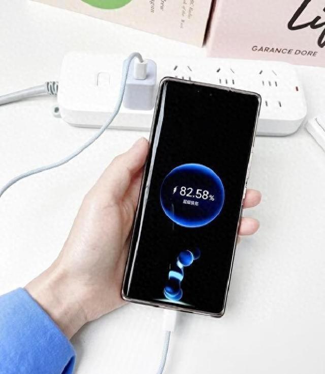 优化电池能充满吗（手机充电别乱充按这个键）