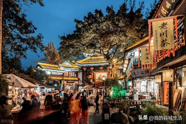 暑假旅游高峰来了，都是哪些人在旅游？