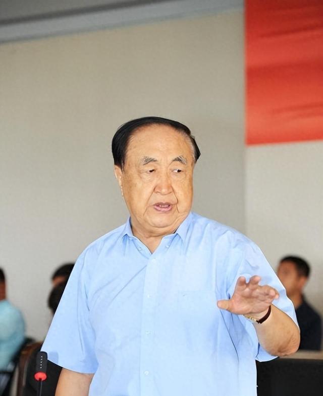 他54岁担任辽宁省委书记，曾查办东北乔四，57岁任黑龙江省委书记