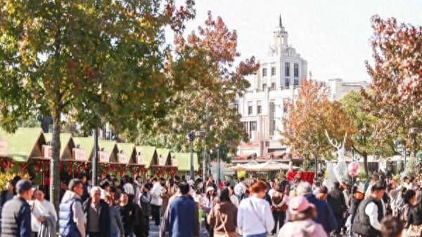 比斯特湖畔暖冬市集启幕，暖意集结解锁冬日惊喜旅程