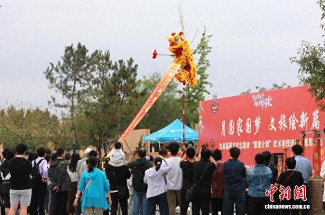 河北沧州：非遗进景区 狮城韵味浓