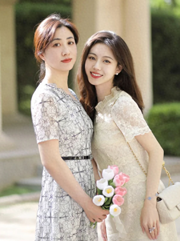 再睁眼,我拦住妈妈离婚:"只要熬死癌症爸爸，财产都是我们的"(完)