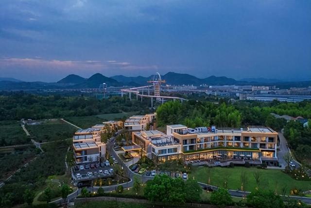 安吉旅游新玩法：网红咖啡打卡+乐园夜游，解锁两天一夜潮流攻略