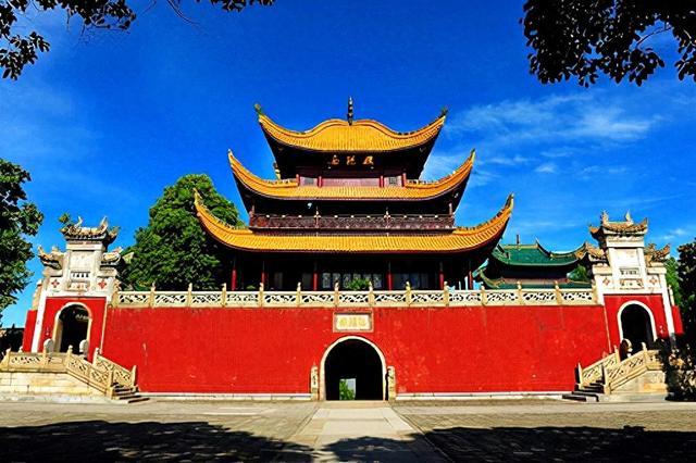 同样为长江中游的城市，岳阳为何没有发展成为武汉一样的大城市？