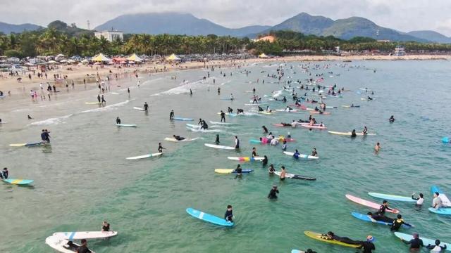 这个冬天去万宁日月湾，在浪尖拥抱阳光享受美好