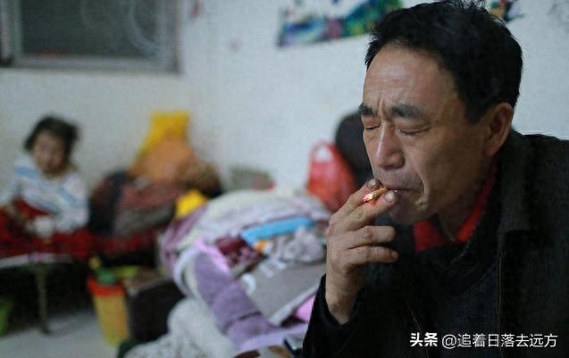 76岁大爷再婚65岁保姆，再婚第一晚，大爷直呼：我要离婚