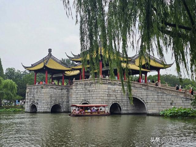 廋西湖的五亭桥，美如亭亭玉立的少女