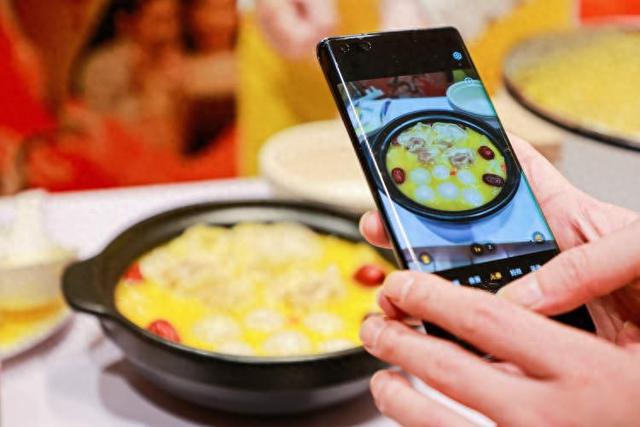 吃完花胶可以喝红酒吗 吃了花胶能喝酒吗