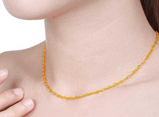 内行提醒！买首饰遇见这“5种”黄金掉头就走，都是过来人的经验