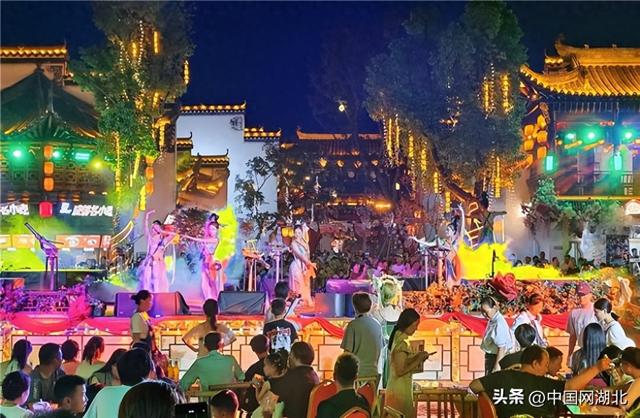 湖北云梦祥云湾：光影里的夏夜狂欢