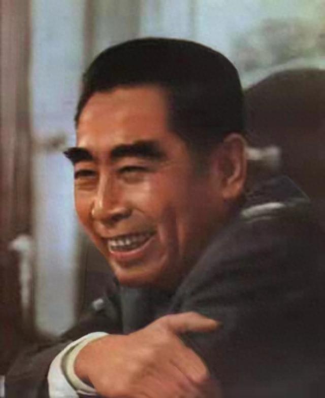 蒋介石为何不敢动周恩来？日记揭秘：动他，整个嫡系都得反！