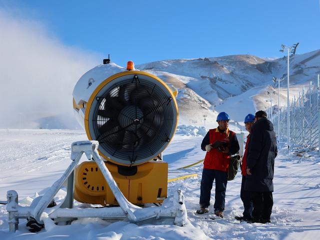 全域感知引客来　新疆赛里木湖冬季旅游热度攀升