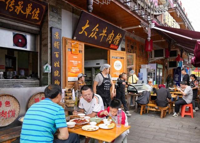 跟着电影去旅行！峨眉这里“食”力圈粉！