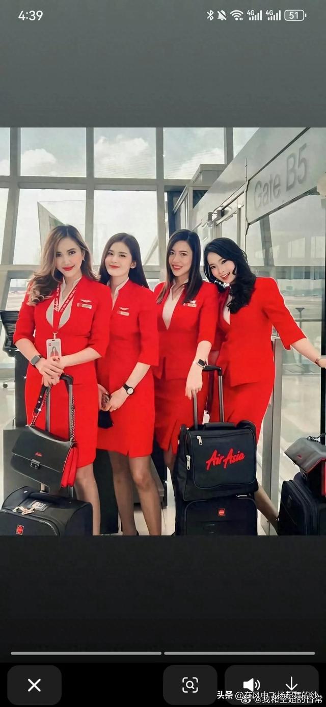 “披头散发”的亚航空姐