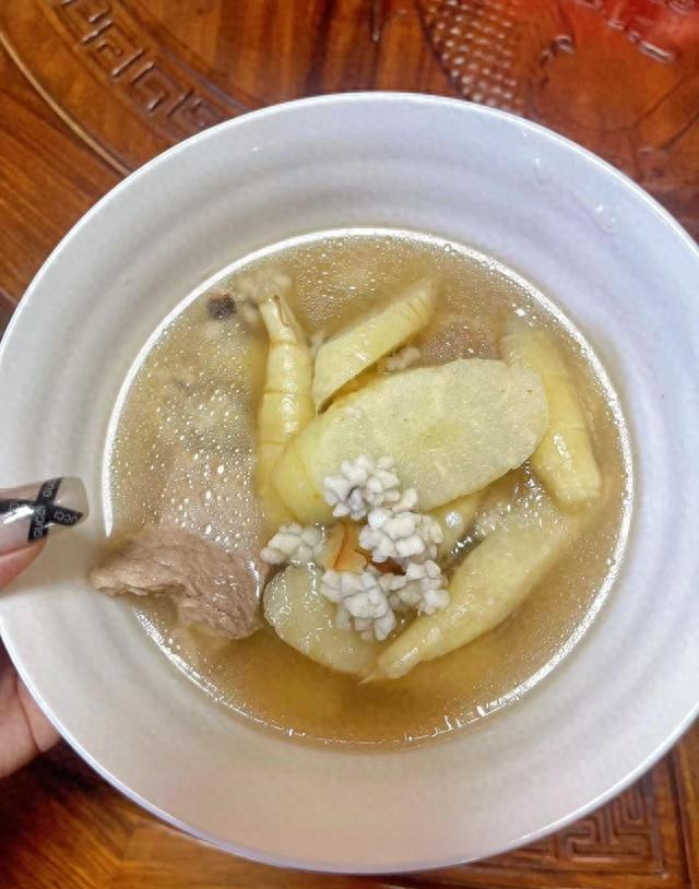 对肺特好的“4碗汤”，建议秋天要多吃，人人吃得起，别不懂吃