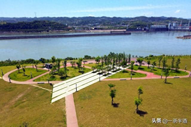 免费营地：江西省鹰潭市免费自驾车停车场、主要景点与特色美食